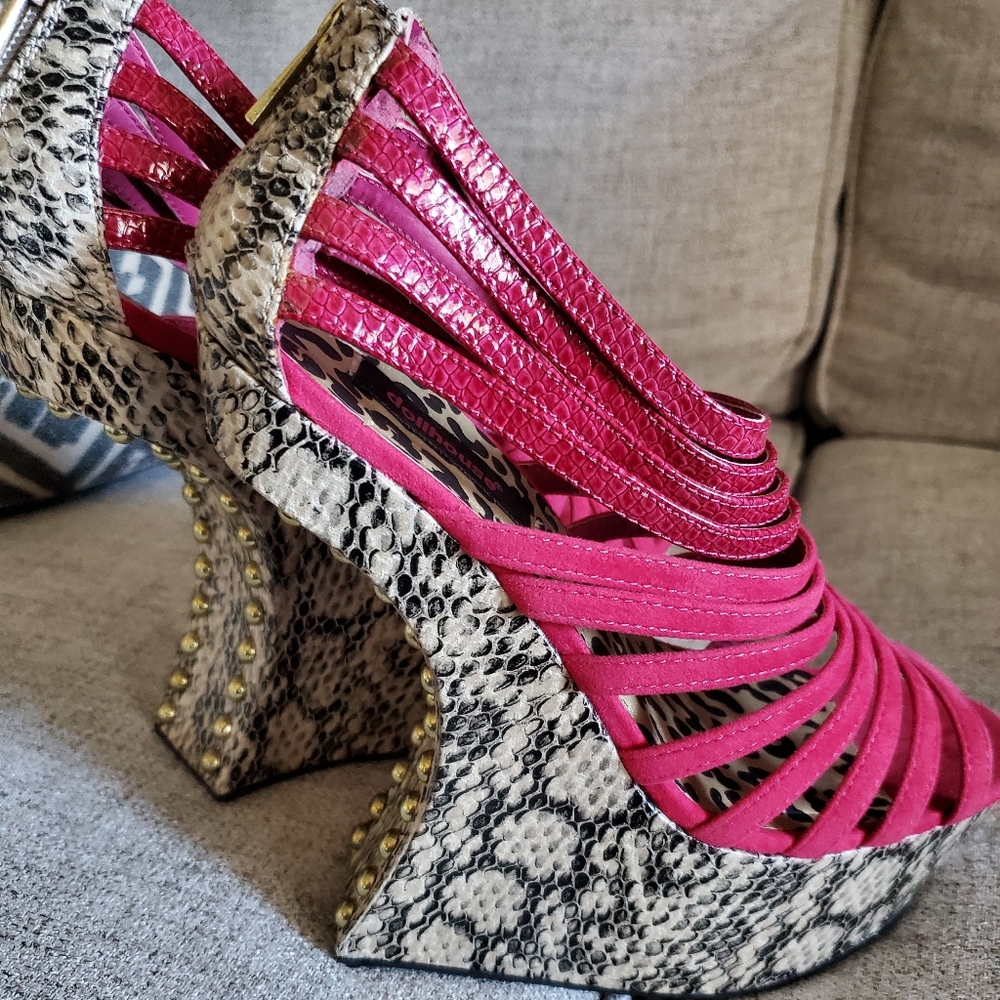 Red Shoes - Picture 7 of 7